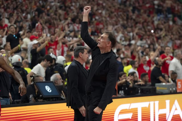 L’Olympiakos sacré en EuroLeague : « Nous l’avons mérité », savoure Bartzokas