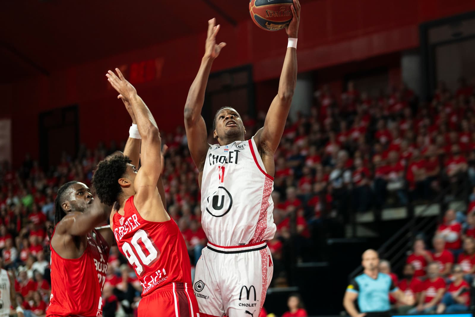 Gérald Ayayi reste à Cholet Basket pour 2025-2026 et jouera la BCL
