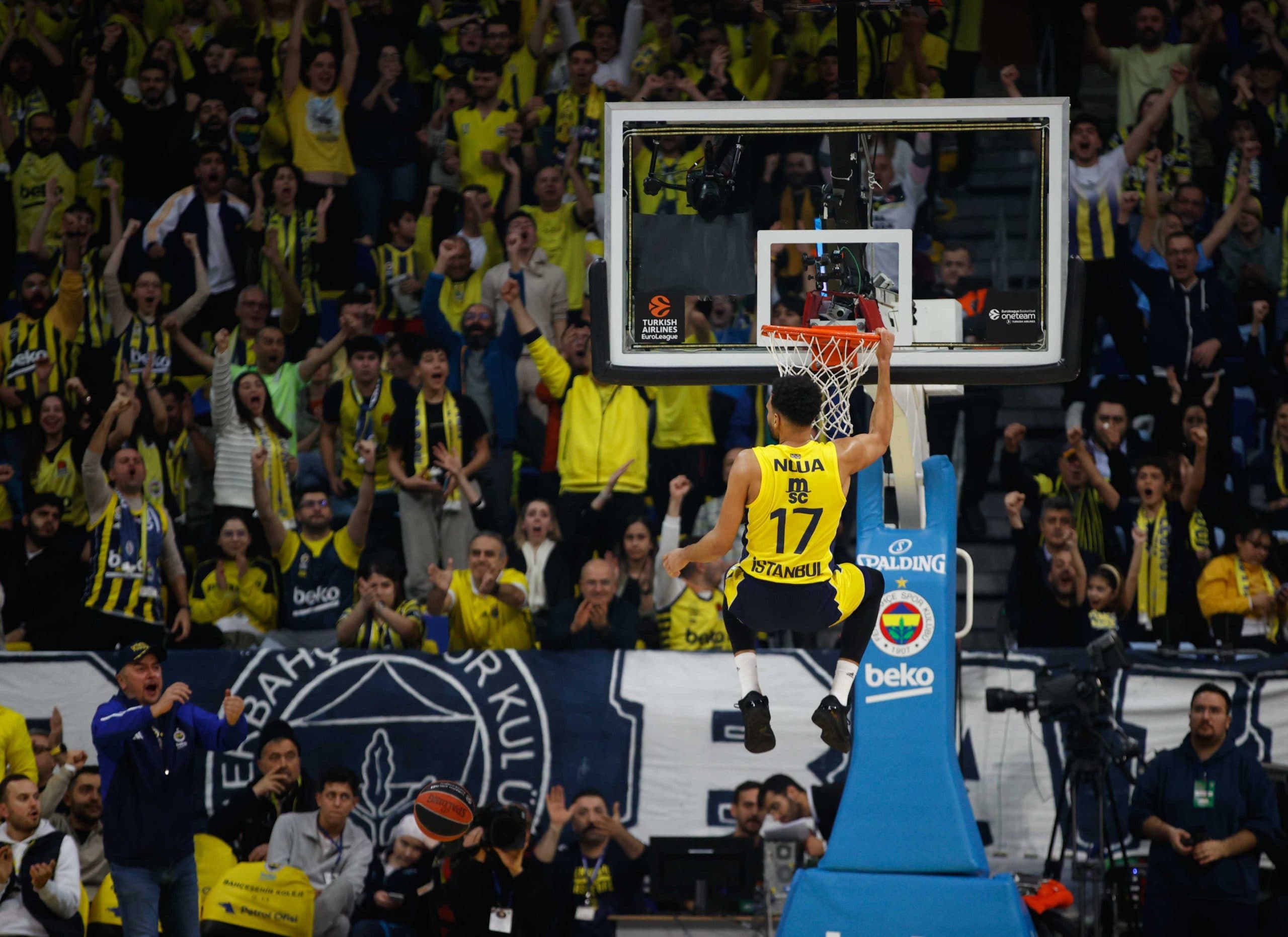 « Il a dépassé nos attentes » : la première de rêve d’Amine Noua avec le Fenerbahçe
