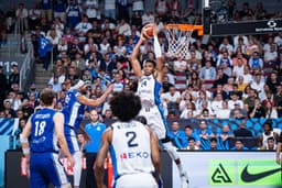 Giannis Antetokounmpo a été présent au rebond mais aussi au scoring et à la passe dans la petite finale face à la Finlande