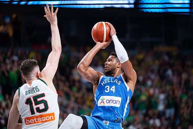 Enfin, Antetokounmpo atteint une demi-finale avec la Grèce !