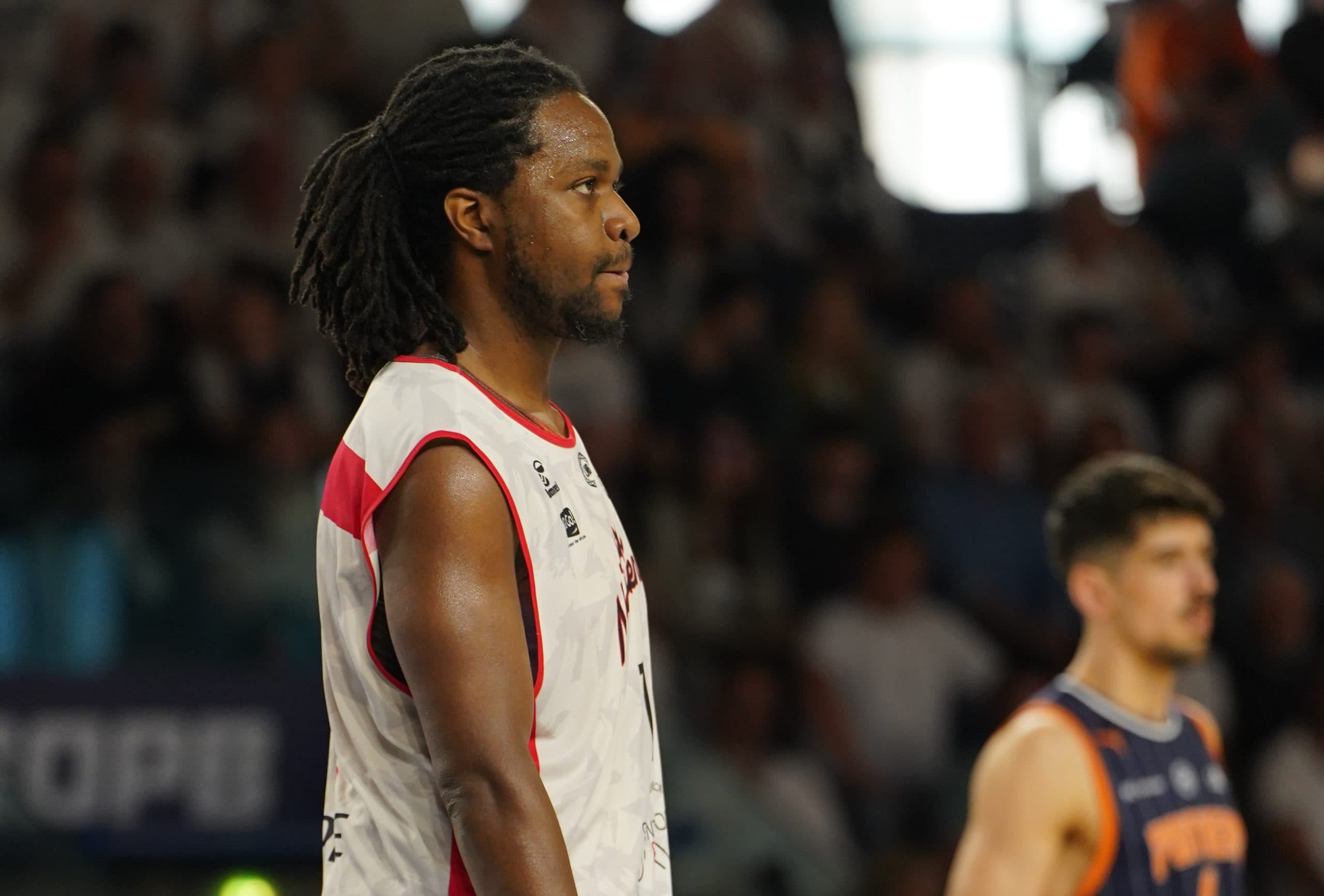 Gide Noel en héros : Aix-Maurienne arrache sa place en playoffs à Poitiers après 42 changements de leader