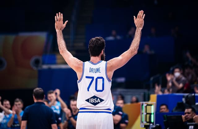En pleurs pendant l’hymne de l’Italie, Gigi Datome a joué son dernier match
