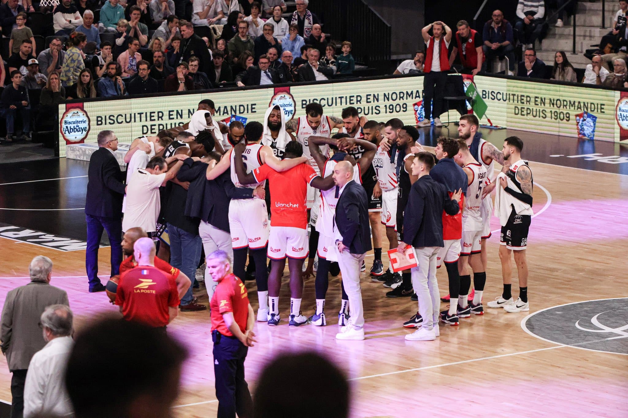 Interrompu par le malaise cardiaque de Louis Marnette, le match Caen – SCABB sera rejoué le 28 avril