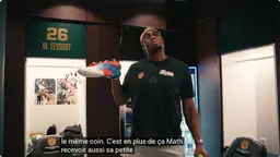 Guerschon Yabusele dans les vestiaires du Panathinaïkos Athènes, son nouveau club