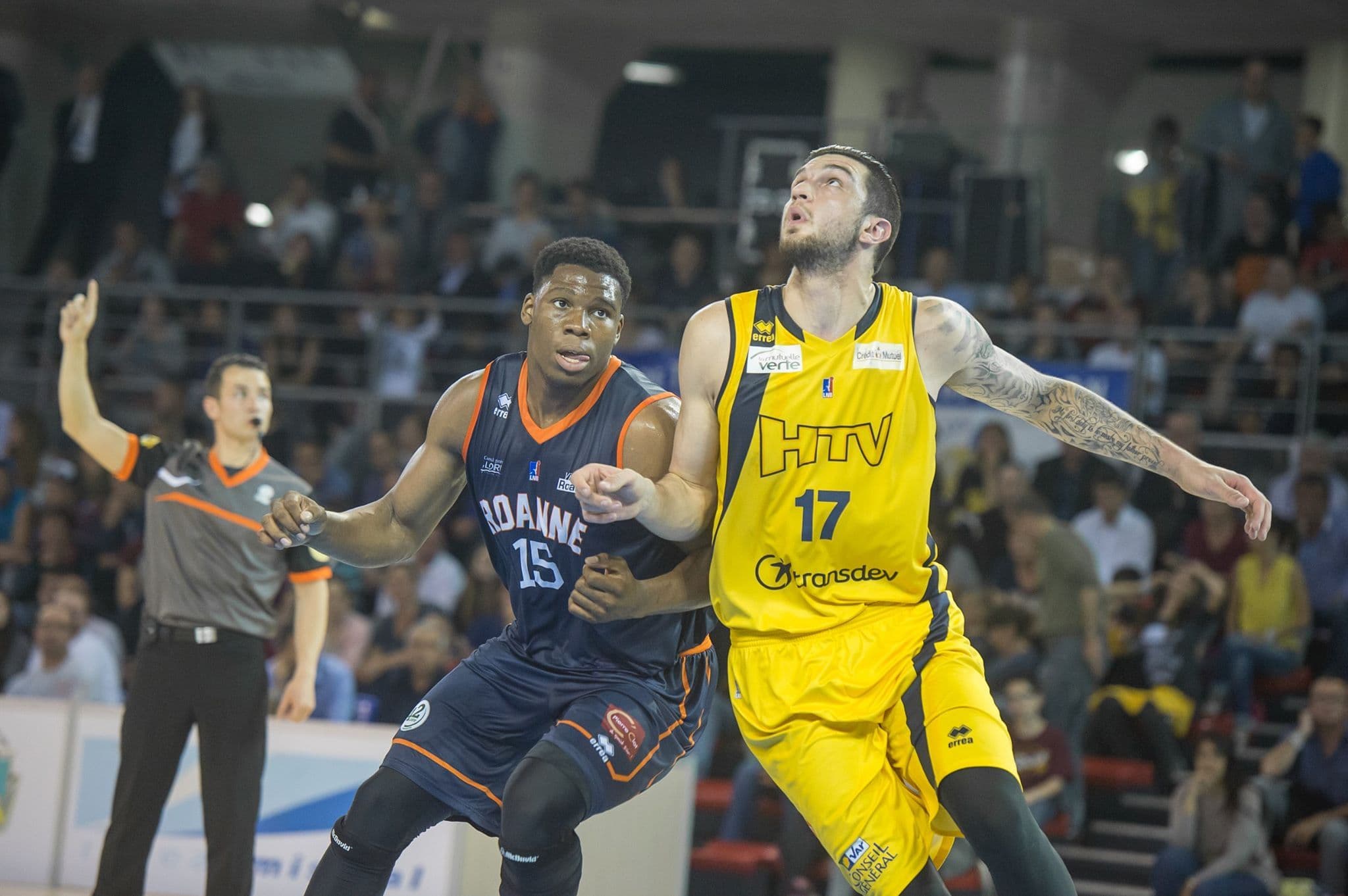 Guerschon Yabusele et Vincent Poirier adversaires en Pro B : l’histoire d’une photo marquante