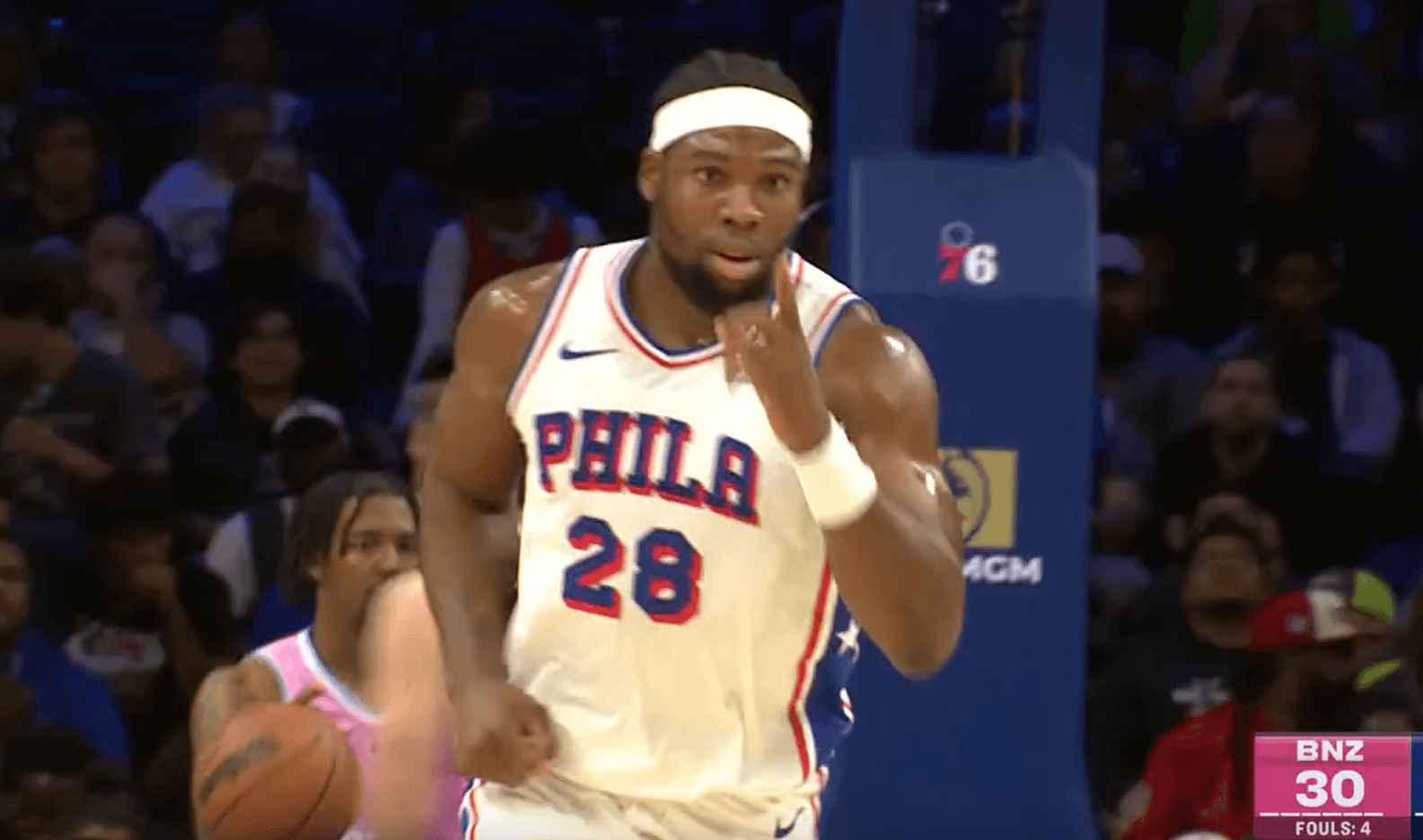 15 points à 100% en 17 minutes : les débuts réussis de Yabusele avec les Sixers