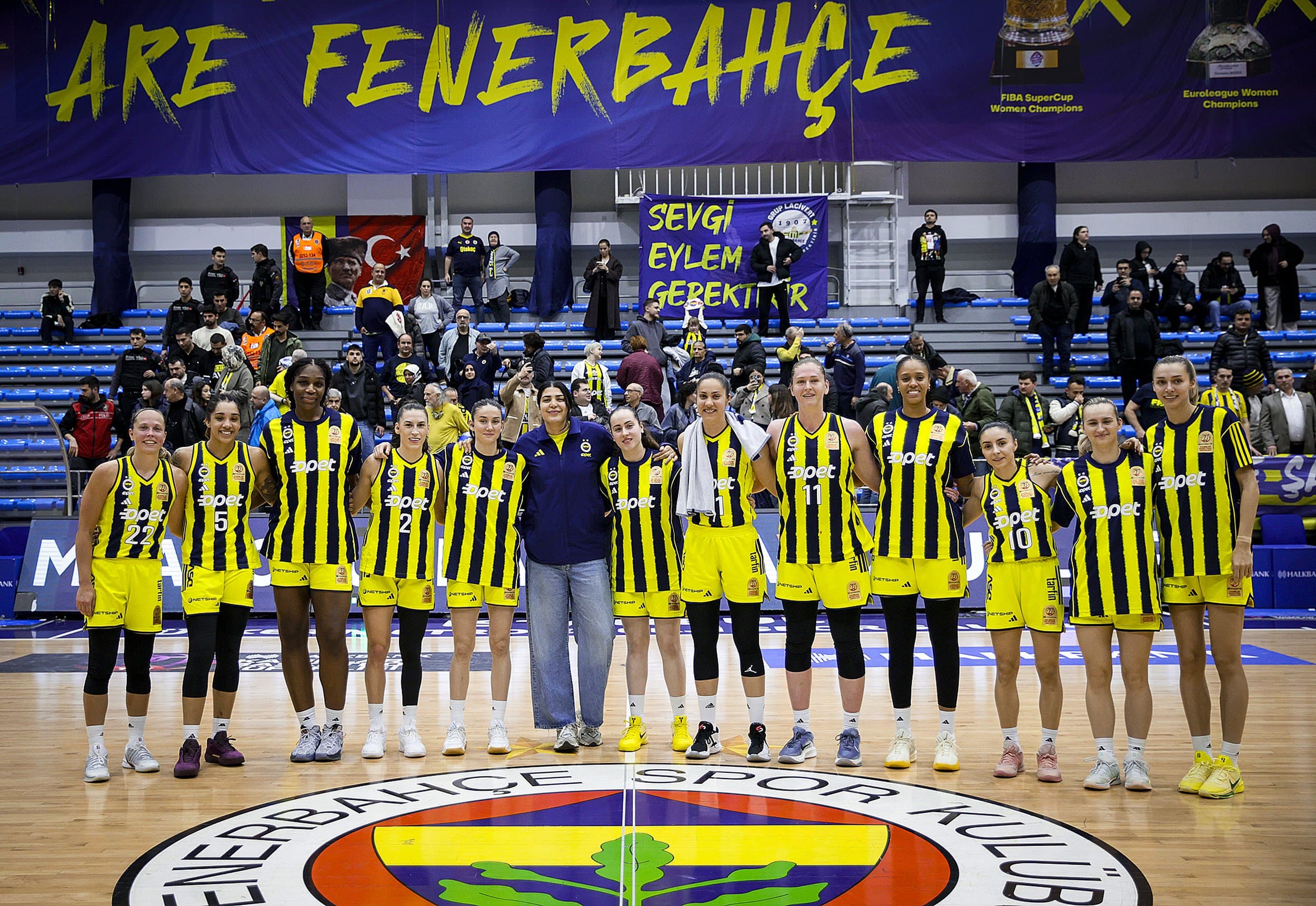 Gabby Williams, Iliana Rupert et le Fenerbahçe déjà en finale du championnat de Turquie
