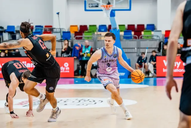 Un ancien meneur de Charleville et Châlons-Reims prolonge trois ans avec l’Alba Berlin