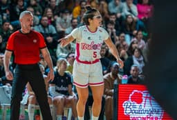 Hortense Limouzin a régalé ses coéquipières pour sa première avec Toulouse