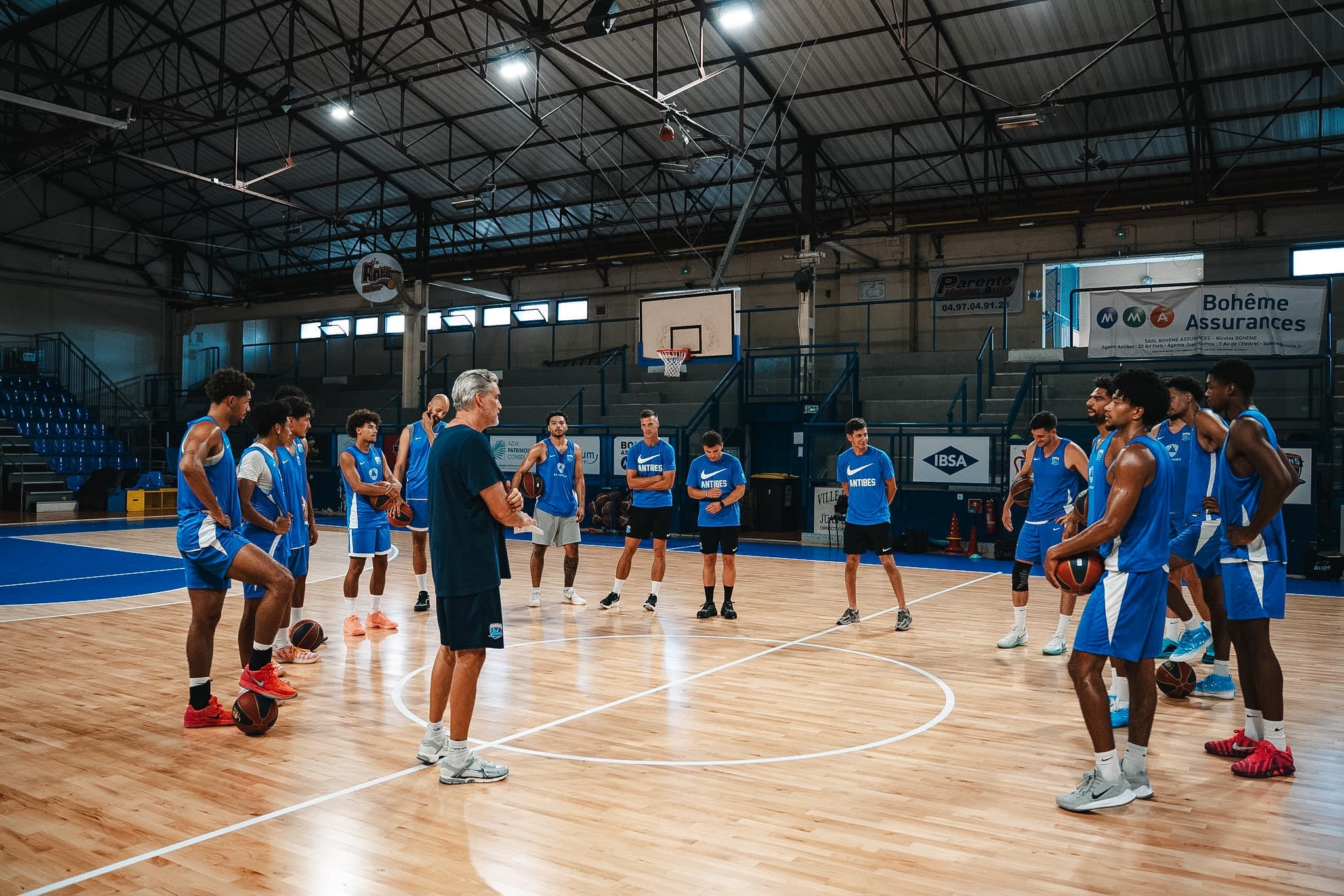 Antibes remporte le premier derby azuréen en dépassant les 100 points