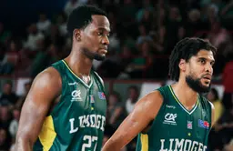 Jean-Fabrice Dossou sous le maillot de Limoges