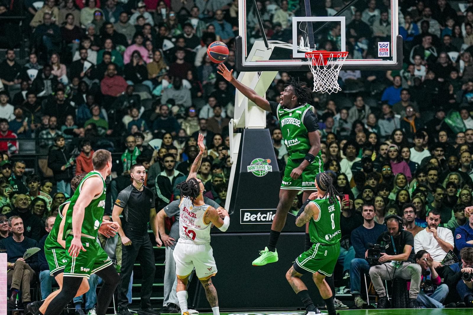 Guerschon Yabusele adoube le « top prospect » de Nanterre Hugo Yimga-Moukouri
