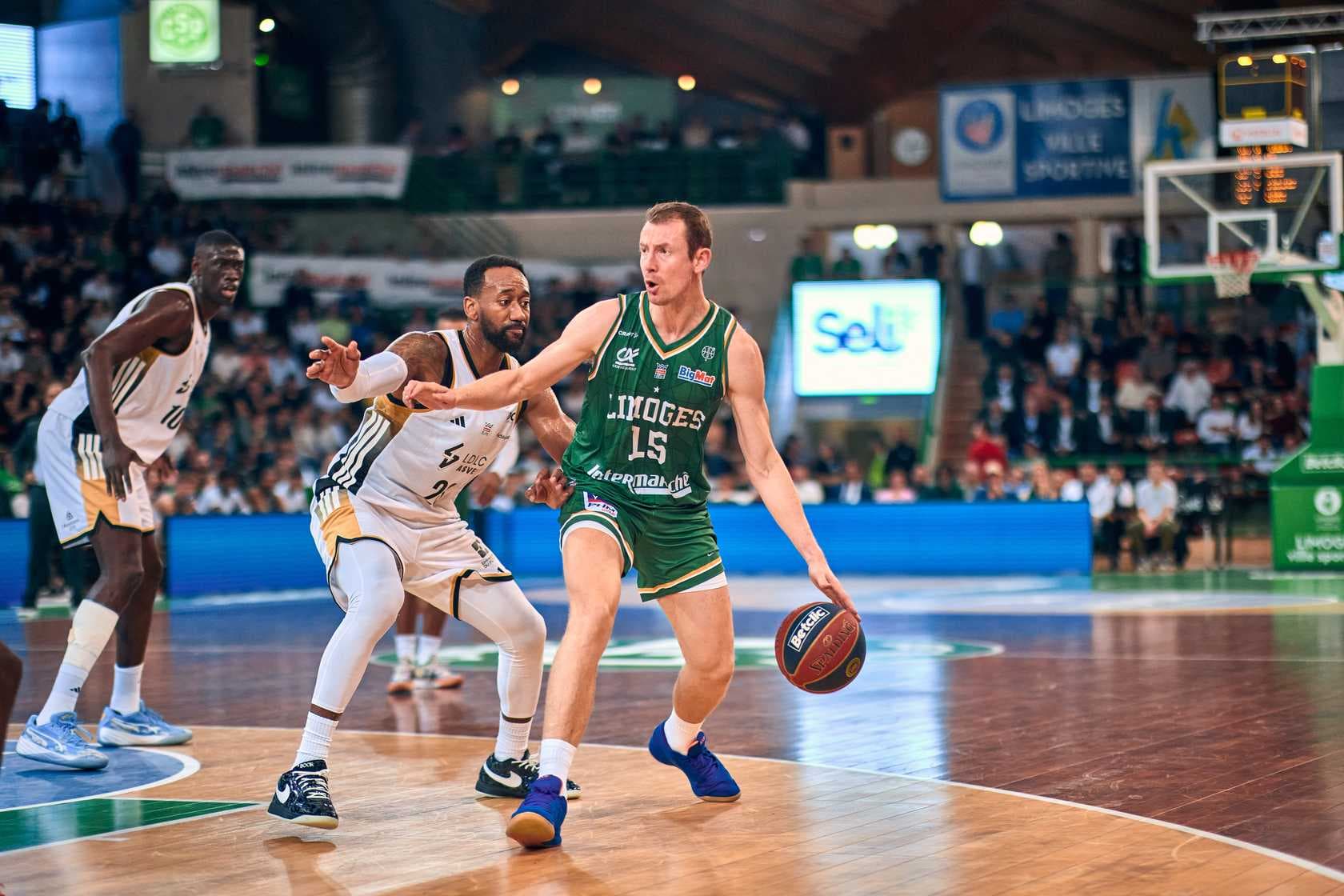 Après Sammy Mejia, quels joueurs de Betclic ELITE verront leur maillot retiré dans leur club actuel ?