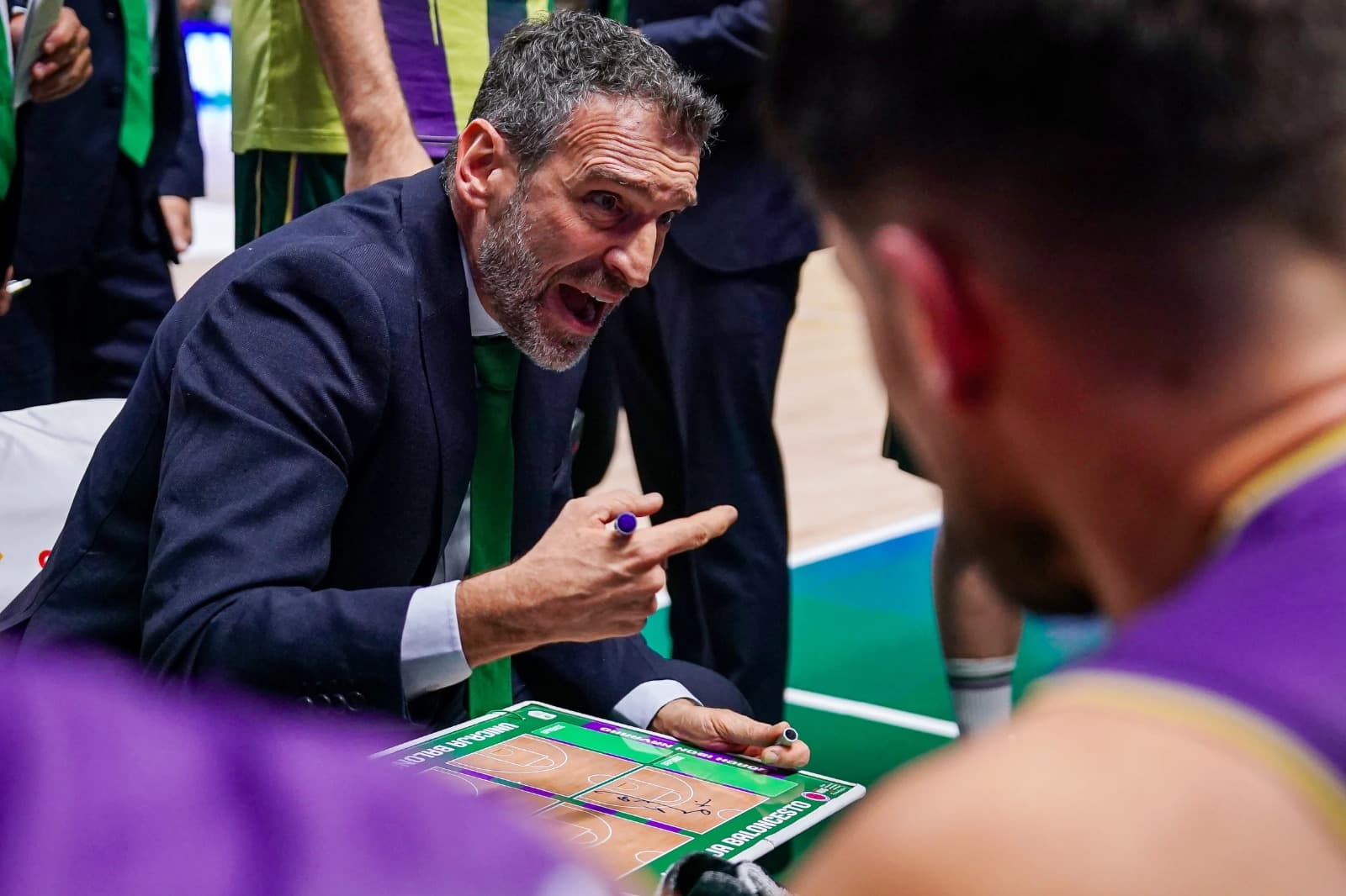 Adversaire de Chalon avec Malaga en BCL, l’entraîneur Ibon Navarro intéresserait un cador d’EuroLeague