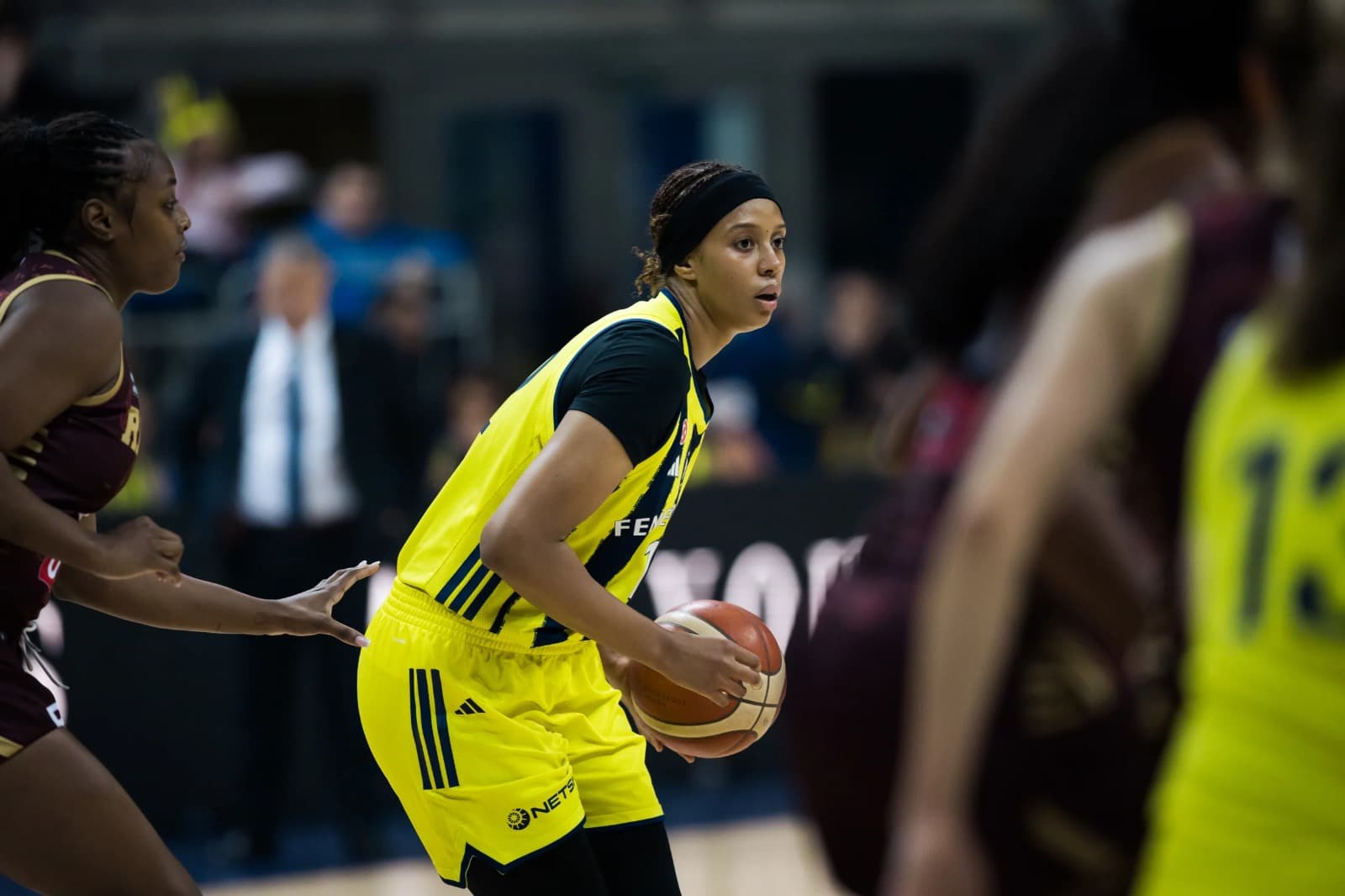 Iliana Dossou-Yovo Rupert et Gabby Williams terrassent le Besiktas de Migna Touré avec Fenerbahçe !