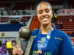 Iliana Rupert a ajouté une nouvelle ligne à son magnifique palmarès dimanche, en décrochant sa 1ère EuroLeague !