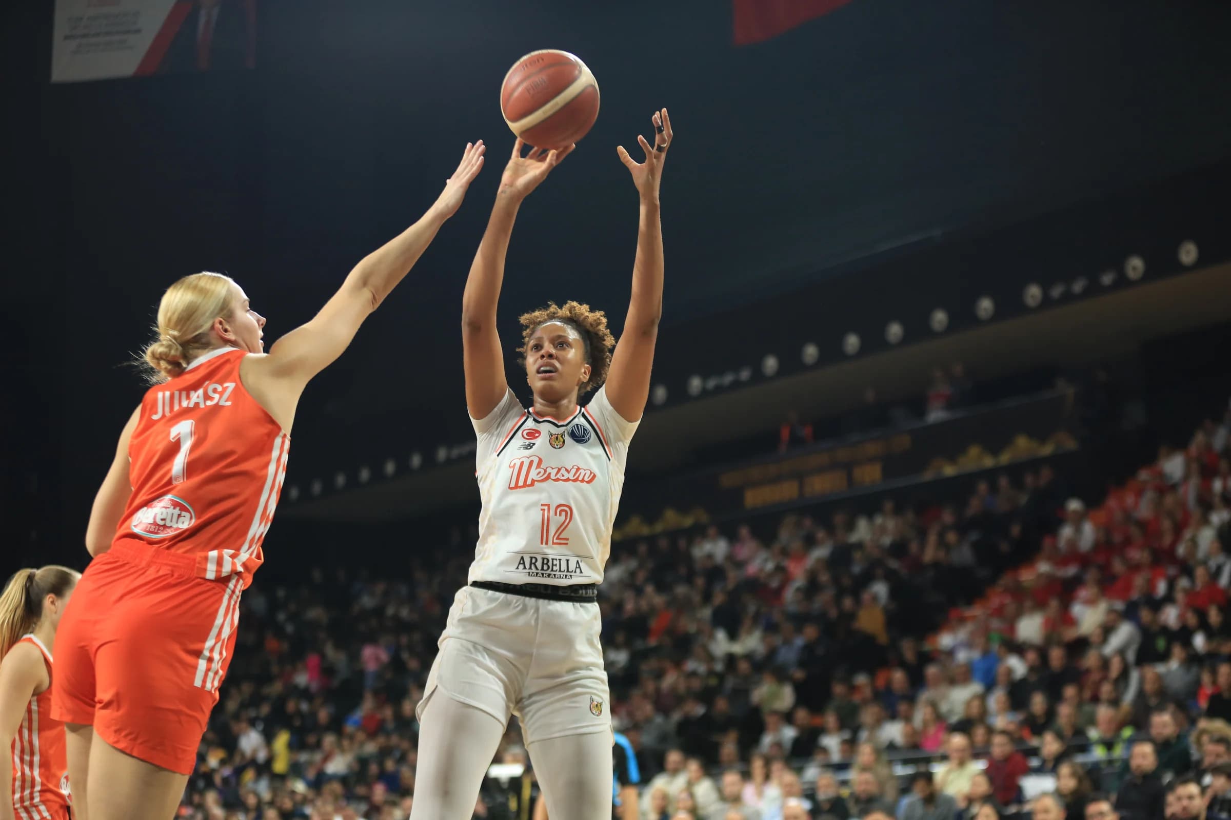 Iliana Rupert éclatante, le CBK Mersin reste invaincu en EuroLeague