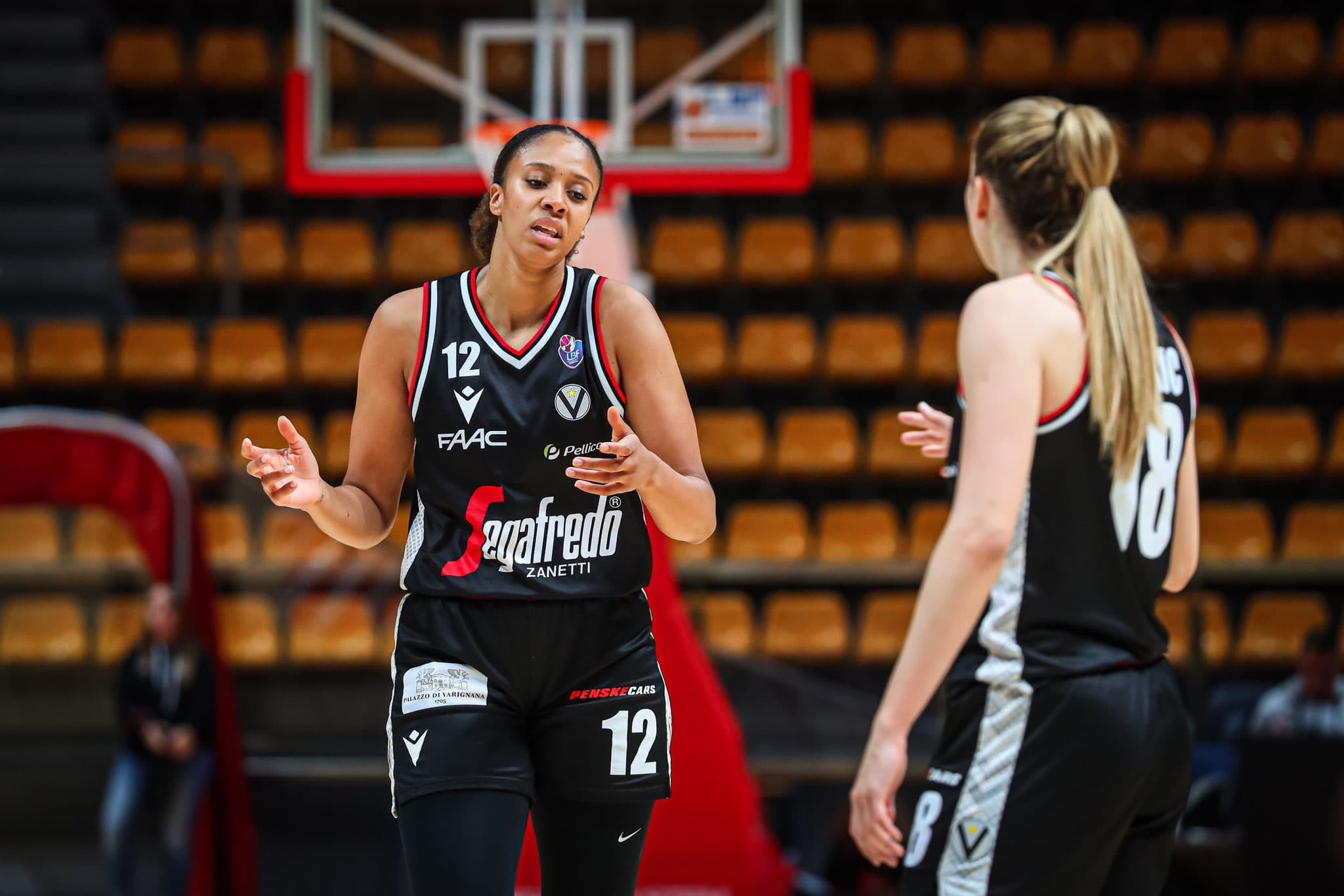 Iliana Rupert monte à 50 d’évaluation en ouverture des playoffs !