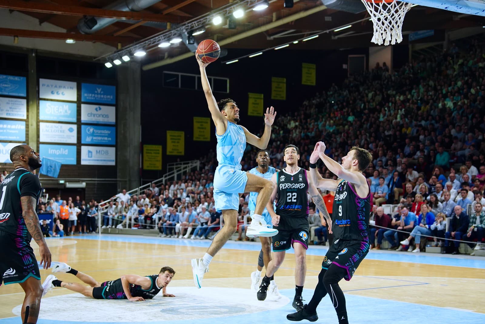 Ilias Kamardine retire son nom de la Draft NBA