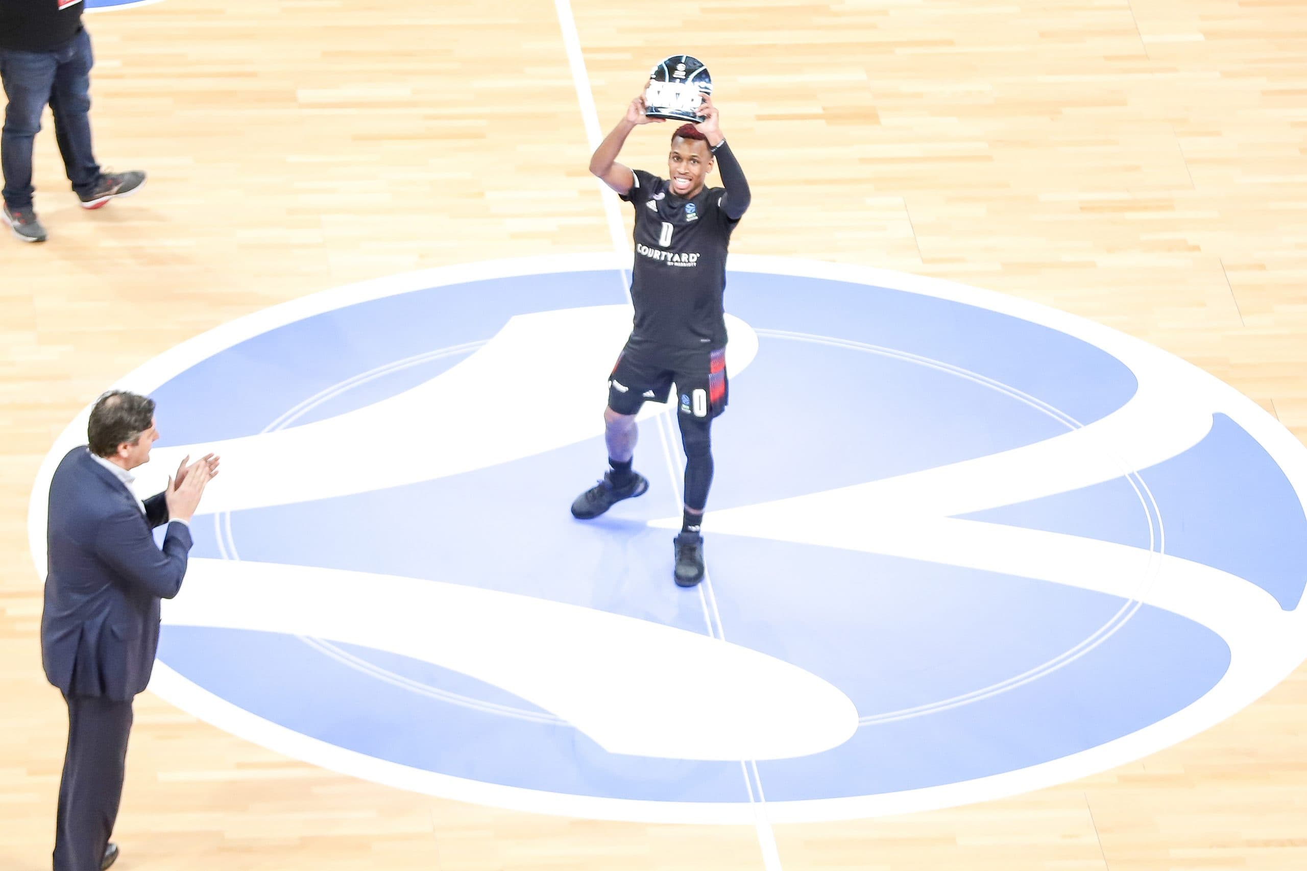 T.J. Shorts, le négligé devenu multi-MVP : « Je porte le n°0, comme le nombre d’offres en NCAA »