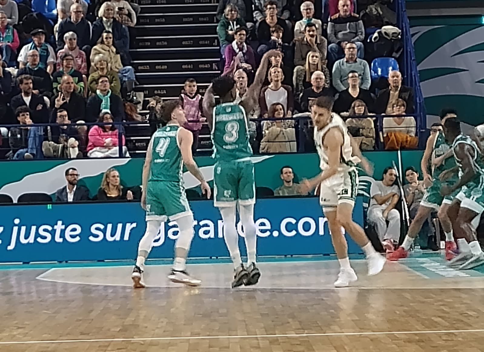 Après deux prolongations, l’Élan Béarnais cède contre Blois