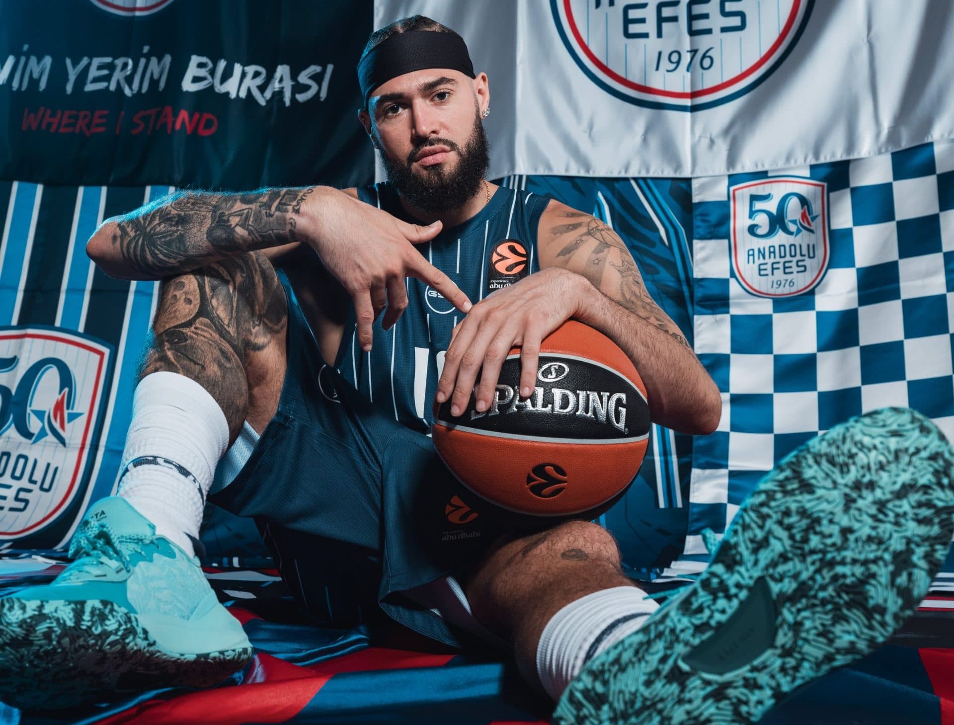 Isaïa Cordinier et Brice Dessert brillent pour leurs débuts officiels avec l’Anadolu Efes