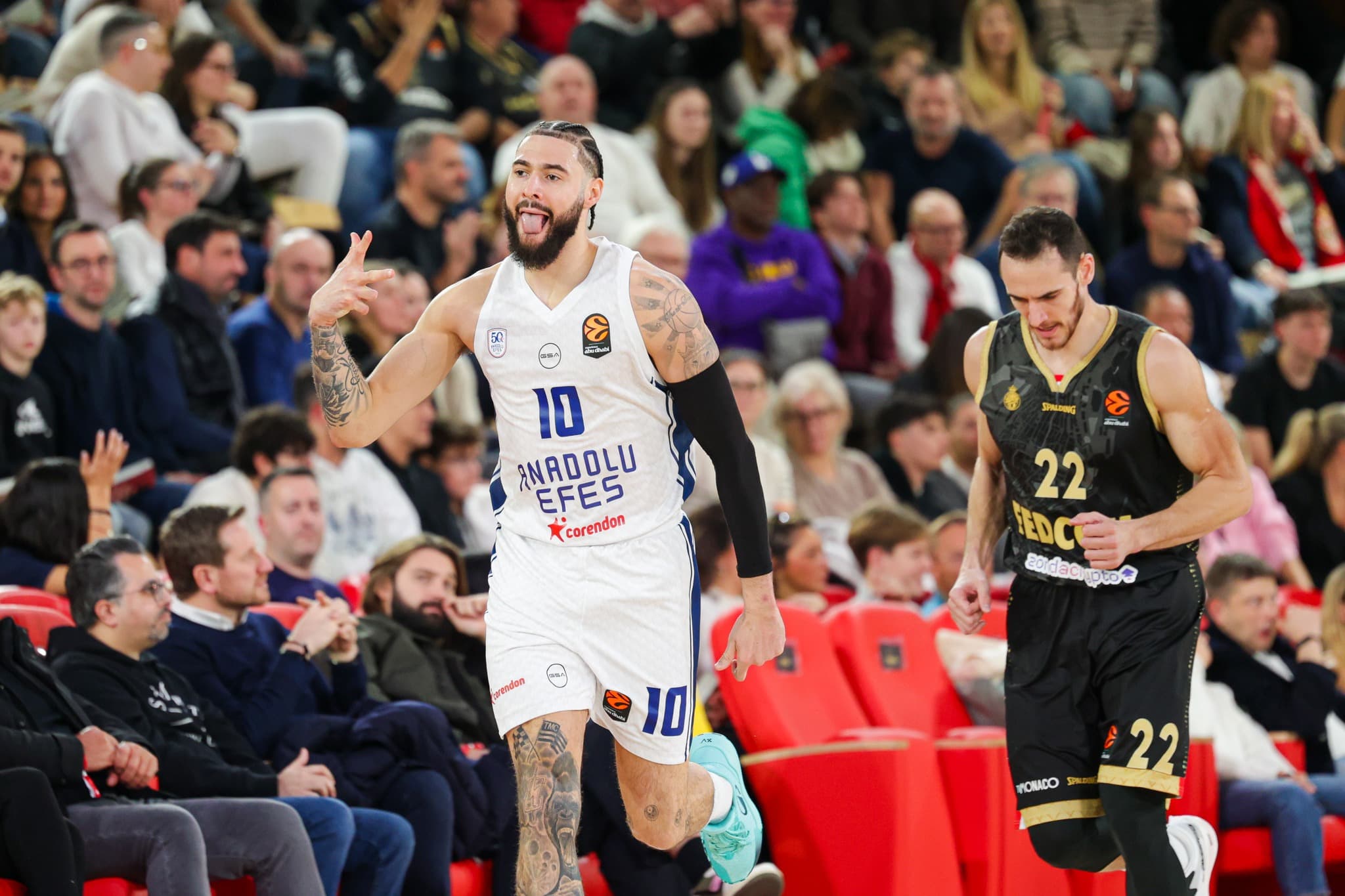 Isaïa Cordinier raconte son nouveau défi à l’Anadolu Efes et envie de rebond avec les Bleus