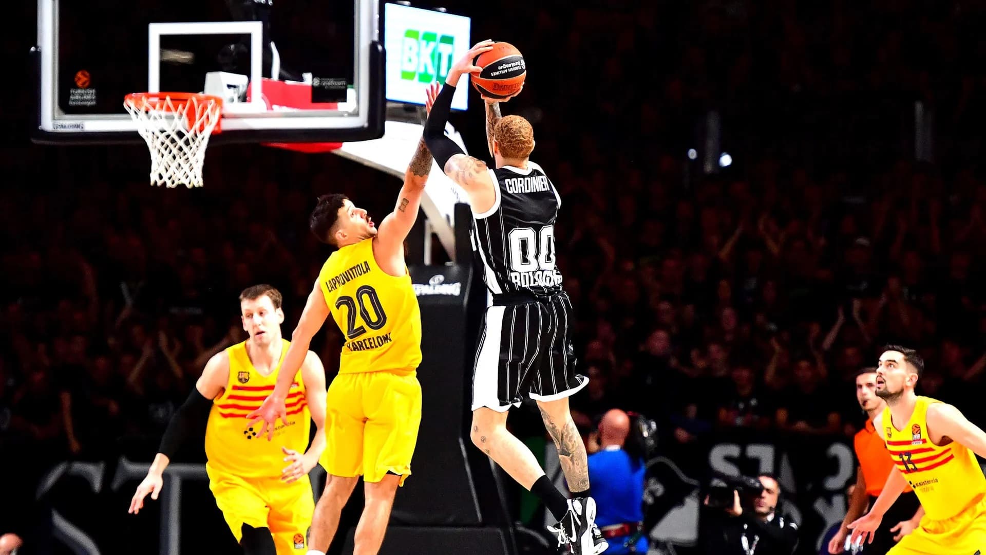 La Virtus Bologne d’Isaïa Cordinier fait tomber Barcelone