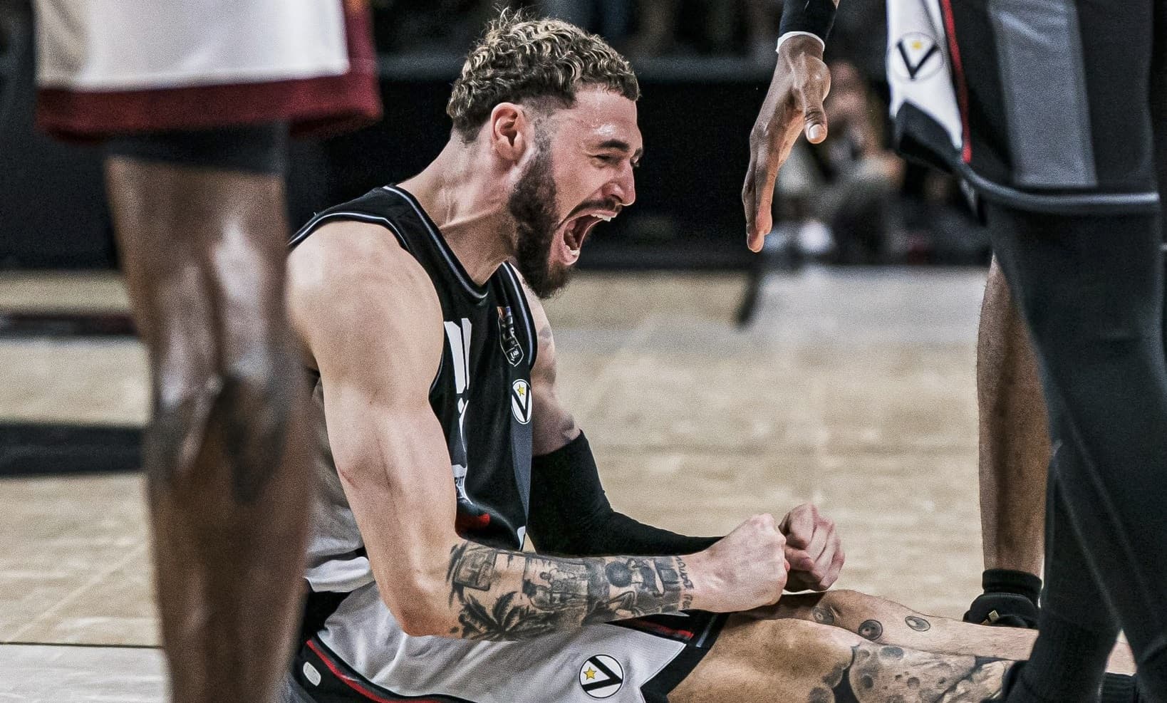 Isaïa Cordinier donne la victoire à la Virtus Bologne, qui n’est plus qu’à une victoire des finales