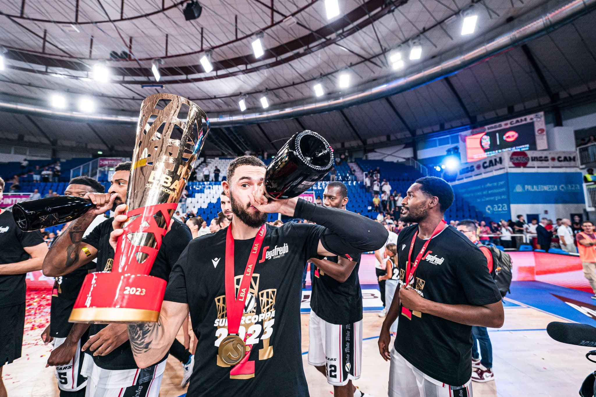 La Virtus Bologne remporte la SuperCoupe italienne, Cordinier meilleur marqueur