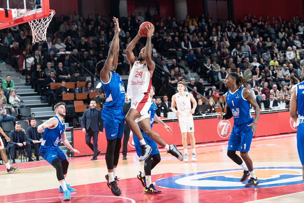 Bourg rejoint Paris en playoffs d’EuroCup