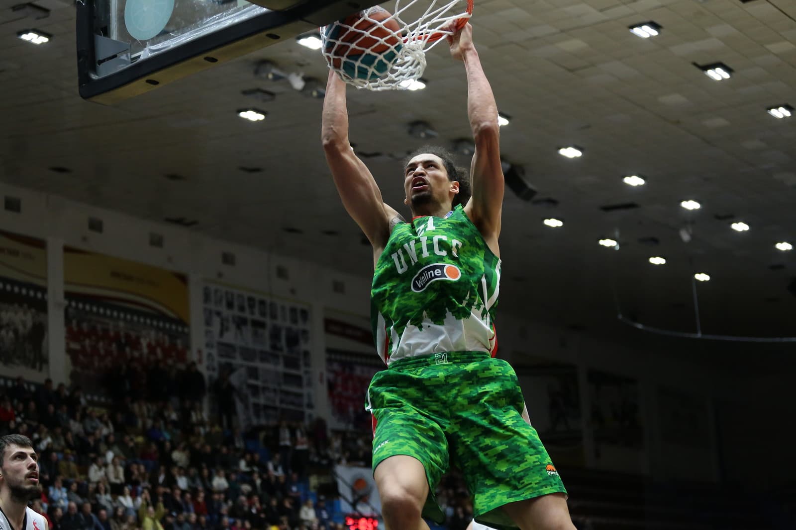 Un ancien de l’ASVEL pour remplacer Kevarrius Hayes à Paris !