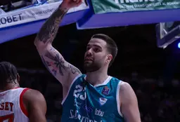 Ivan Février réussit ses débuts en Italie, avec Cantù