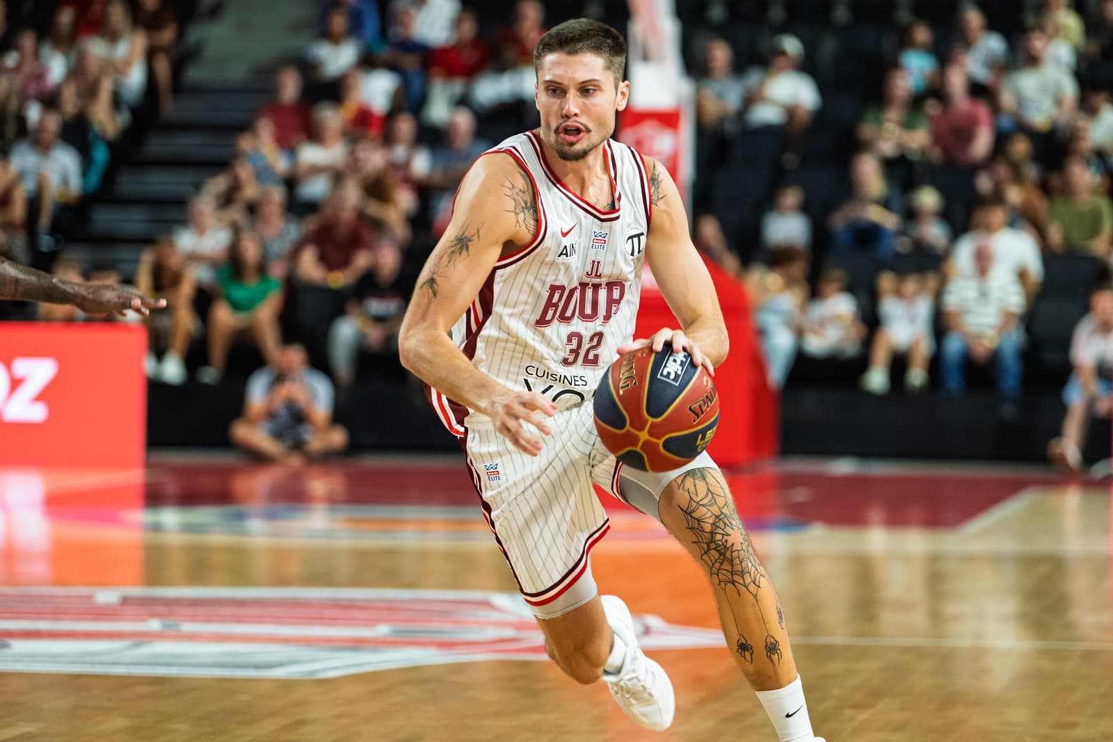 La JL Bourg se sépare de son ailier-fort