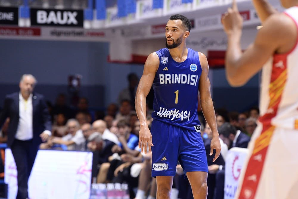 sur Le Roster. | Preview LNB 2024-25 : Élan Chalon, en avant le maintien ! Jamel Morris, nouvelle recrue de l'Elan Chalon, sous le maillot de Brindisi en FIBA Europe Cup