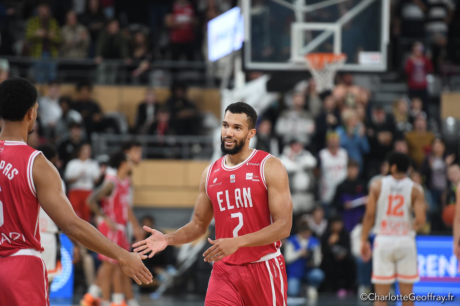 Poussé vers la sortie à Chalon, Morris va retrouver Bourg en EuroCup