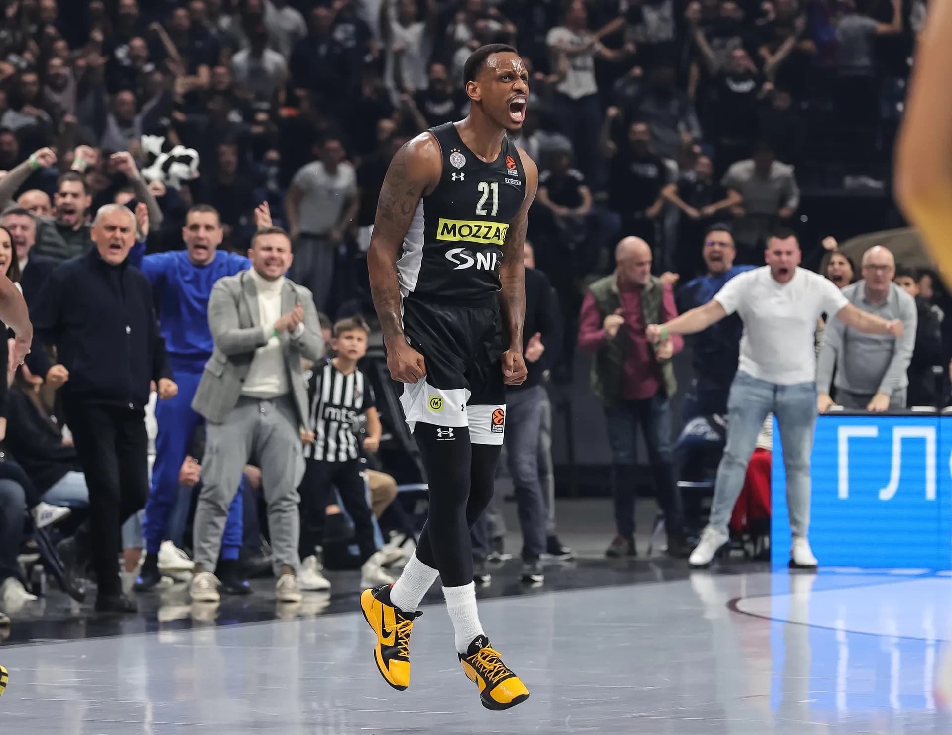 Malgré les 30 points de Beaubois, l’Anadolu Efes tombe chez le Partizan