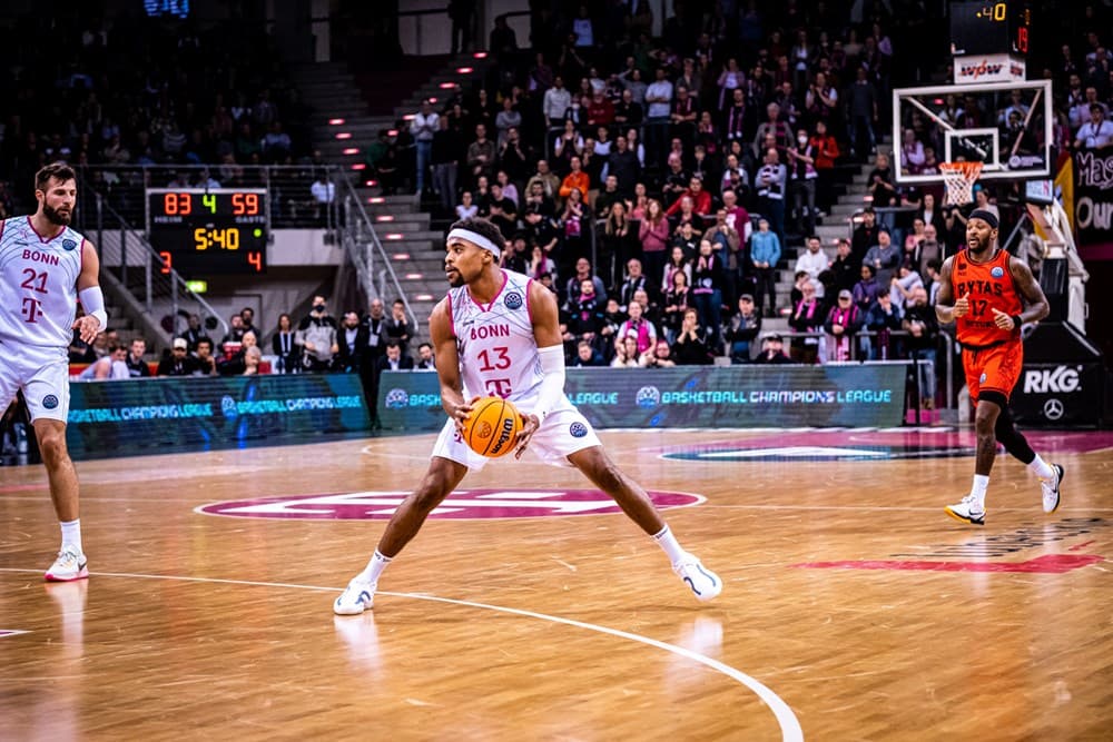 20 points en moins de 20 minutes : Javontae Hawkins se ressaisit à Bonn