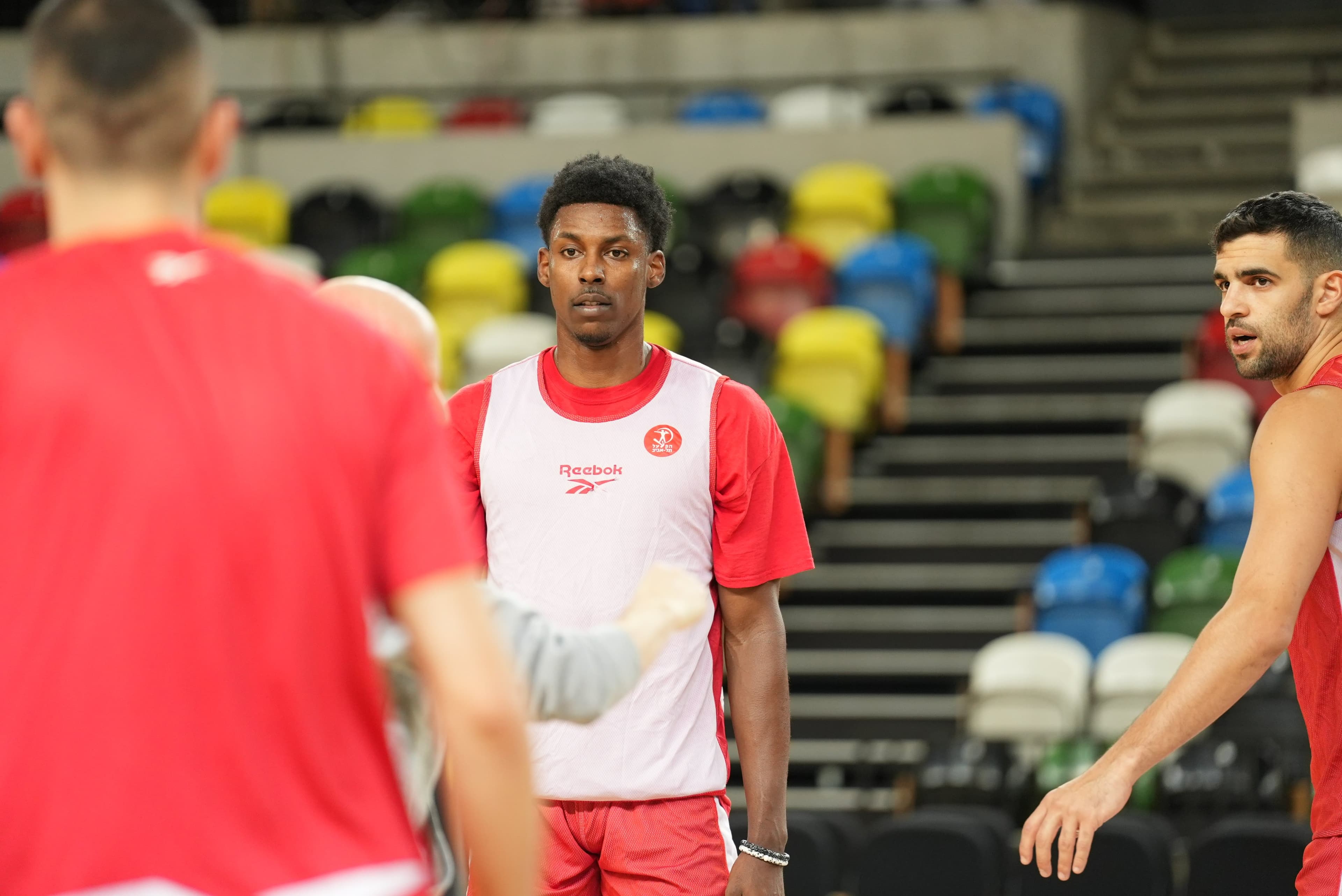 Jaylen Hoard plante 31 points pour le lancement de la Winner League