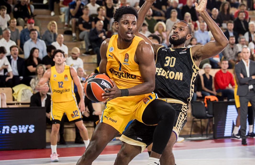 Jaylen Hoard souhaite rester au Maccabi, mais Monaco lui propose de tripler son salaire