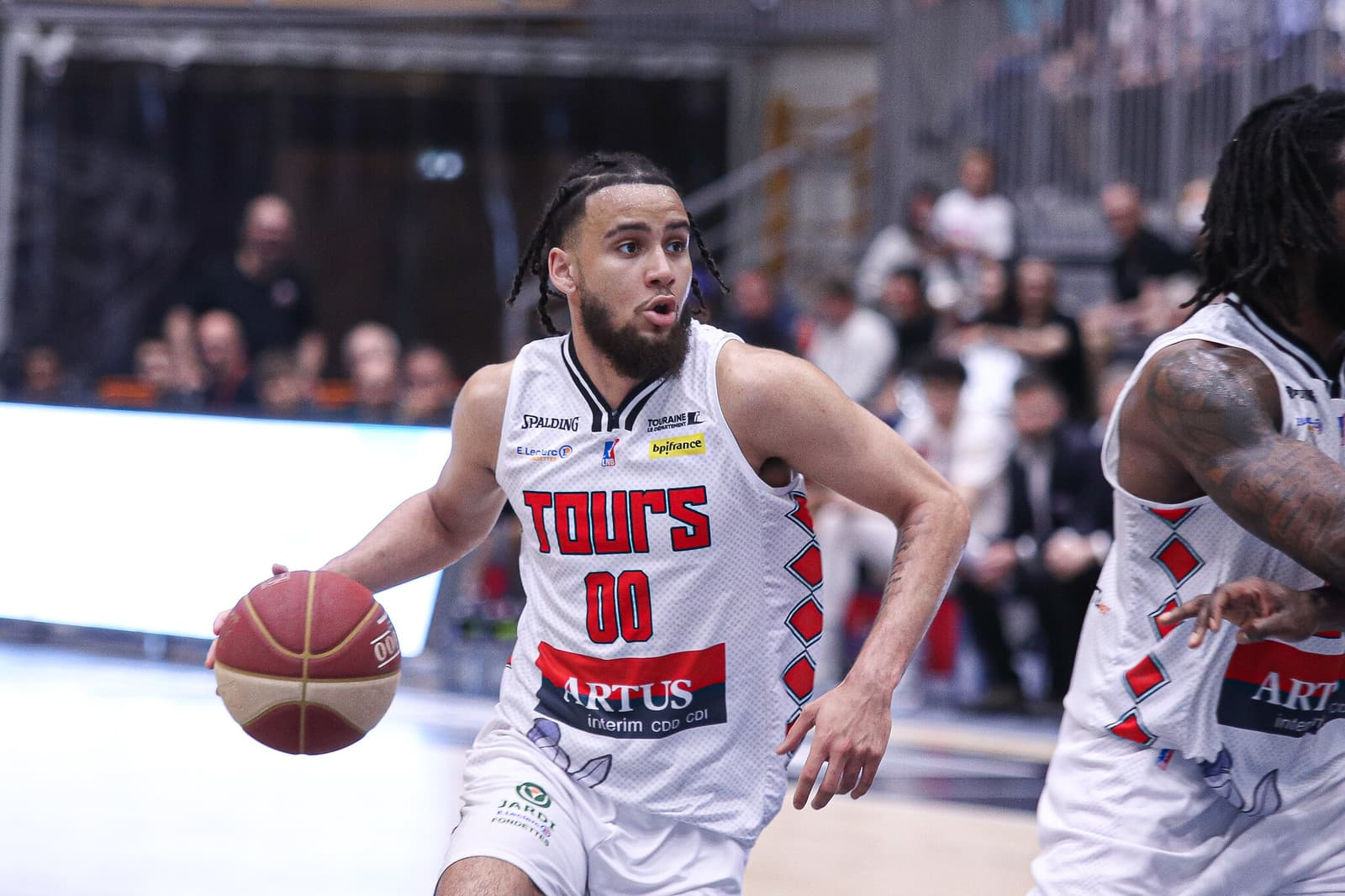 Jayson Tchicamboud partenaire d’entraînement aux Metropolitans 92