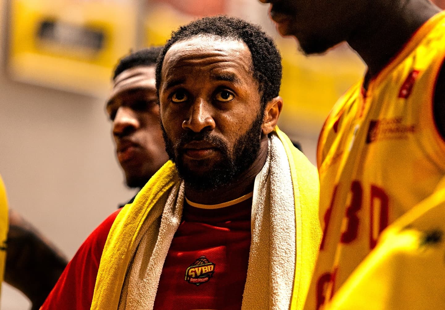 Jeff Kebe signe au SOMB : un meneur expérimenté pour structurer le jeu et harceler les lignes arrières