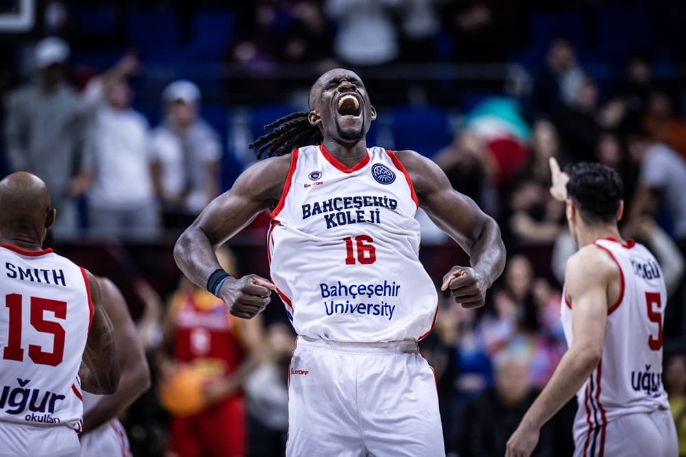 Jerry Boutsiele désigné comme meilleur pivot défensif de la BCL