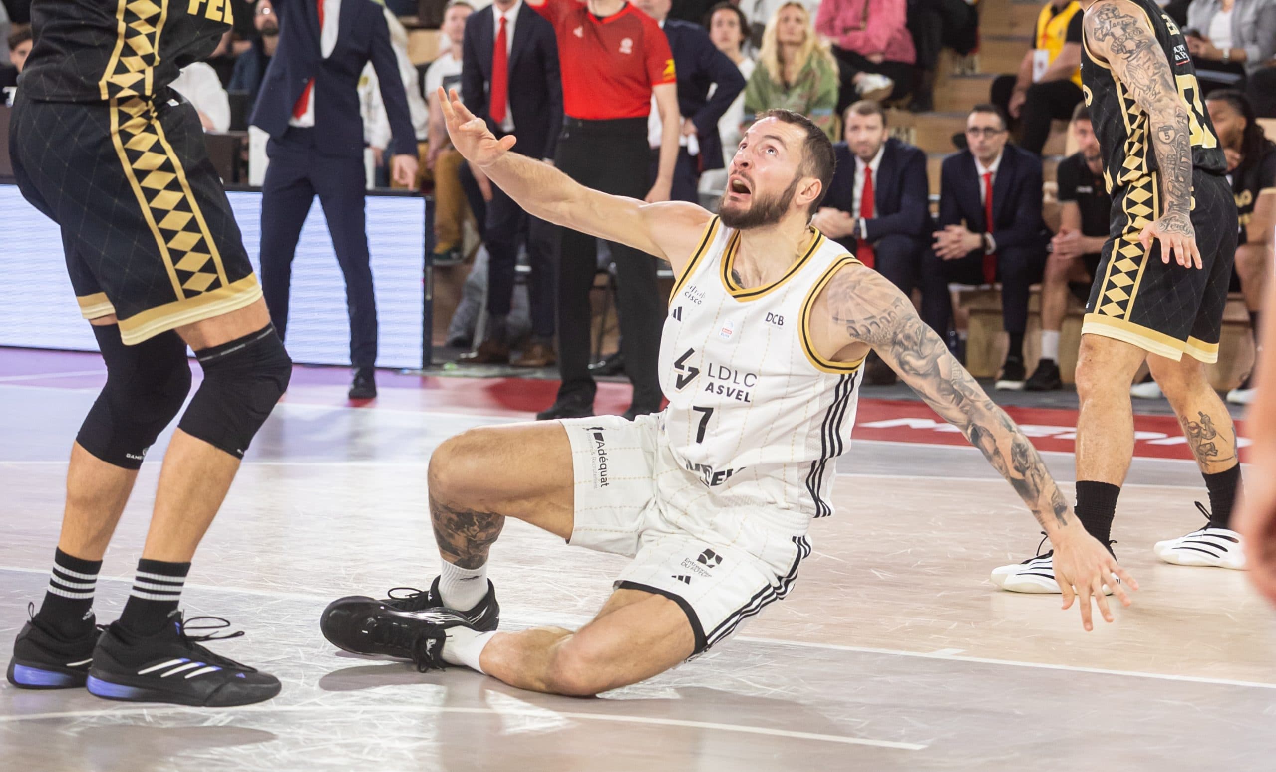 Joffrey Lauvergne rassuré : seulement 3 à 5 semaines d’arrêt pour l’intérieur de l’ASVEL