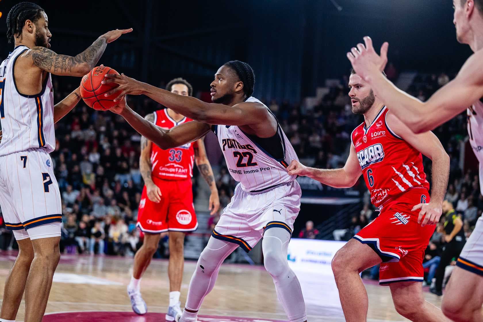 Coup dur pour Poitiers : John Ojiako victime d’une infection pulmonaire