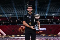 Jonathan Mesmacque, vainqueur de la Coupe intercontinentale FIBA 2026 avec la NBA G-League United, à Pékin.