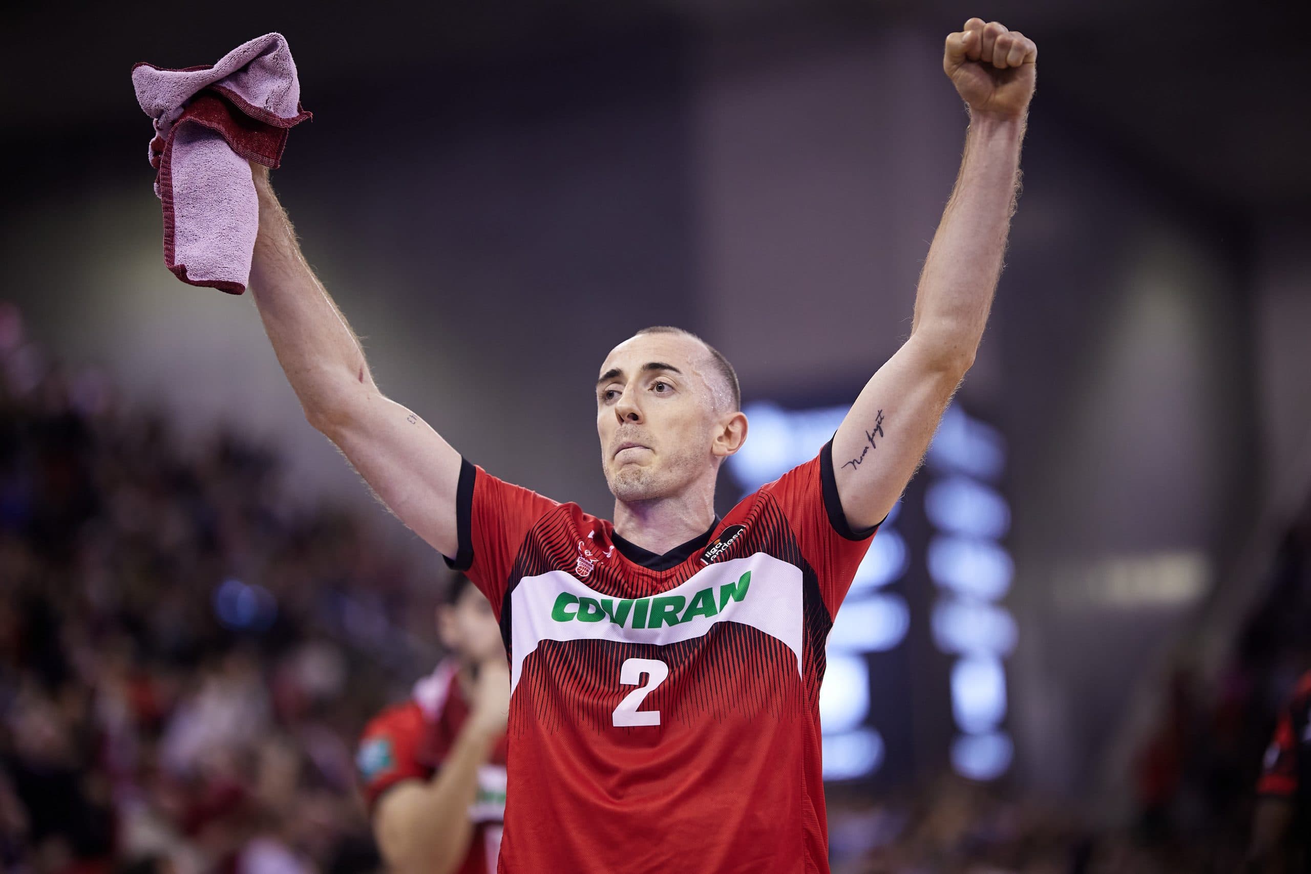 À Grenade, Amine Noua et Jonathan Rousselle (42 points) maintiennent l’espoir de maintien en Liga Endesa