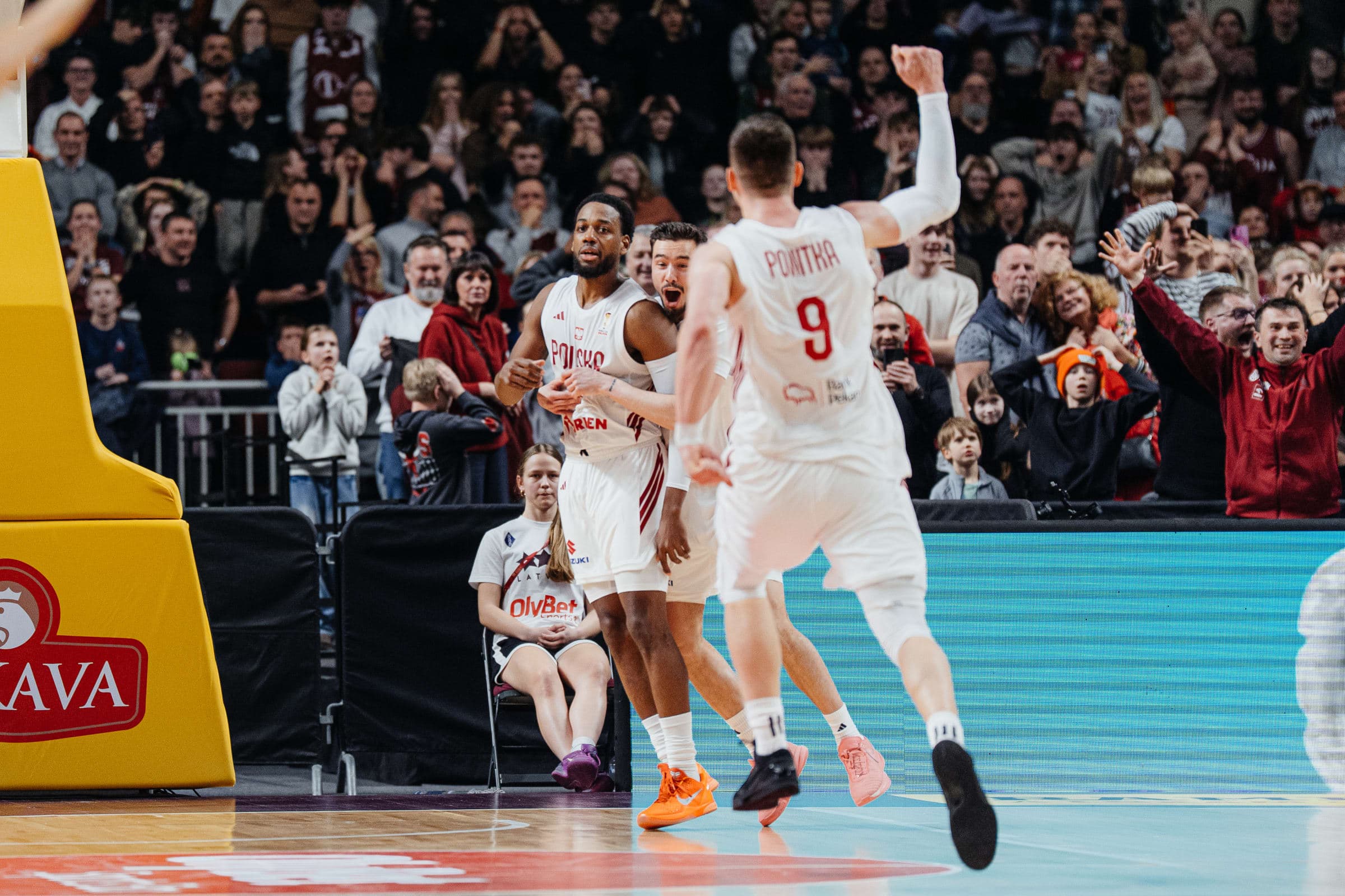 Un énorme buzzer-beater et 37 points : Jordan Loyd brille pour la Pologne en Lettonie