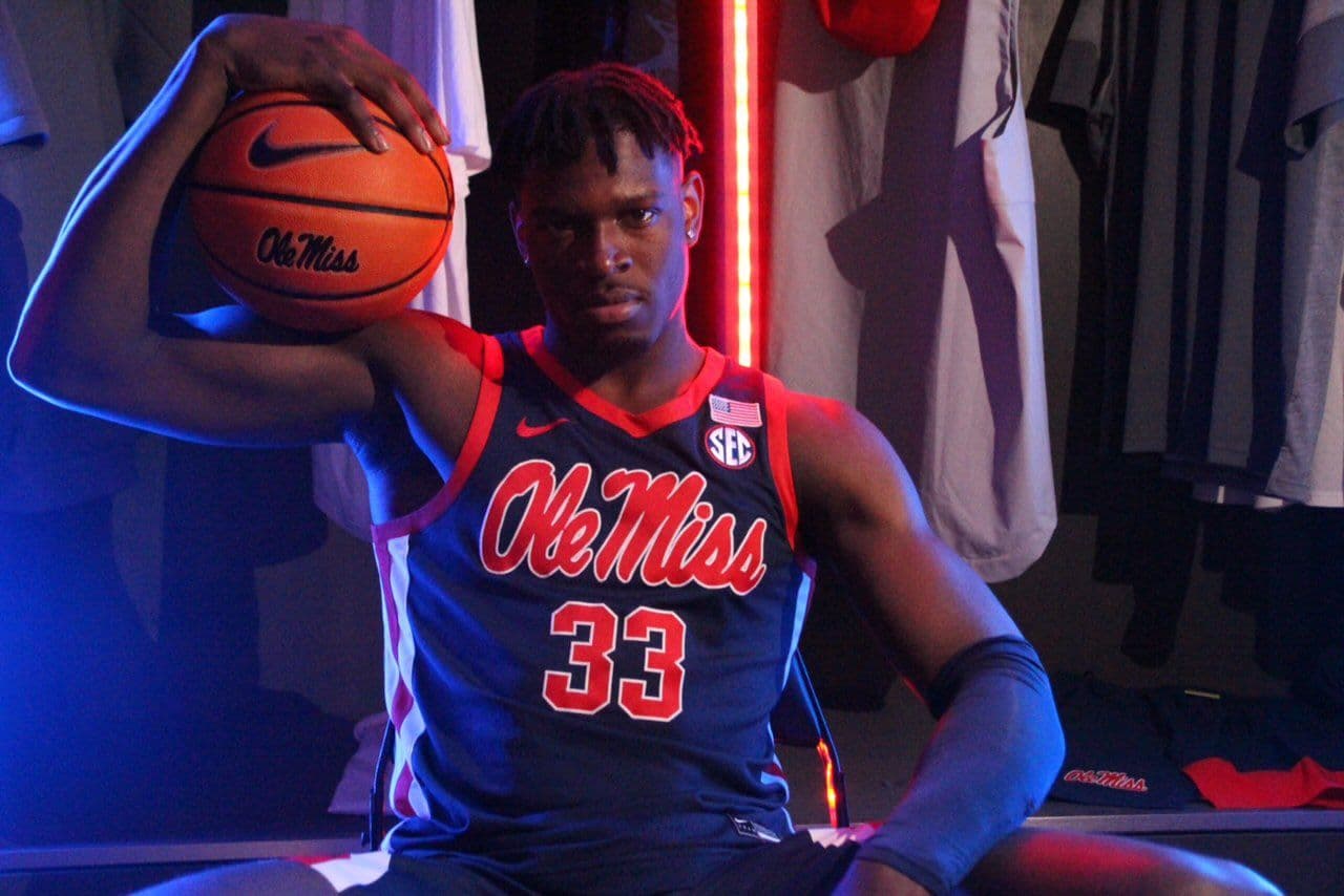 Josh Mballa passe de Buffalo à Ole Miss